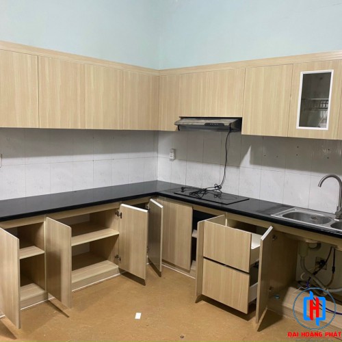 Mẫu Tủ Bếp Nhựa Giả Gỗ TB0122