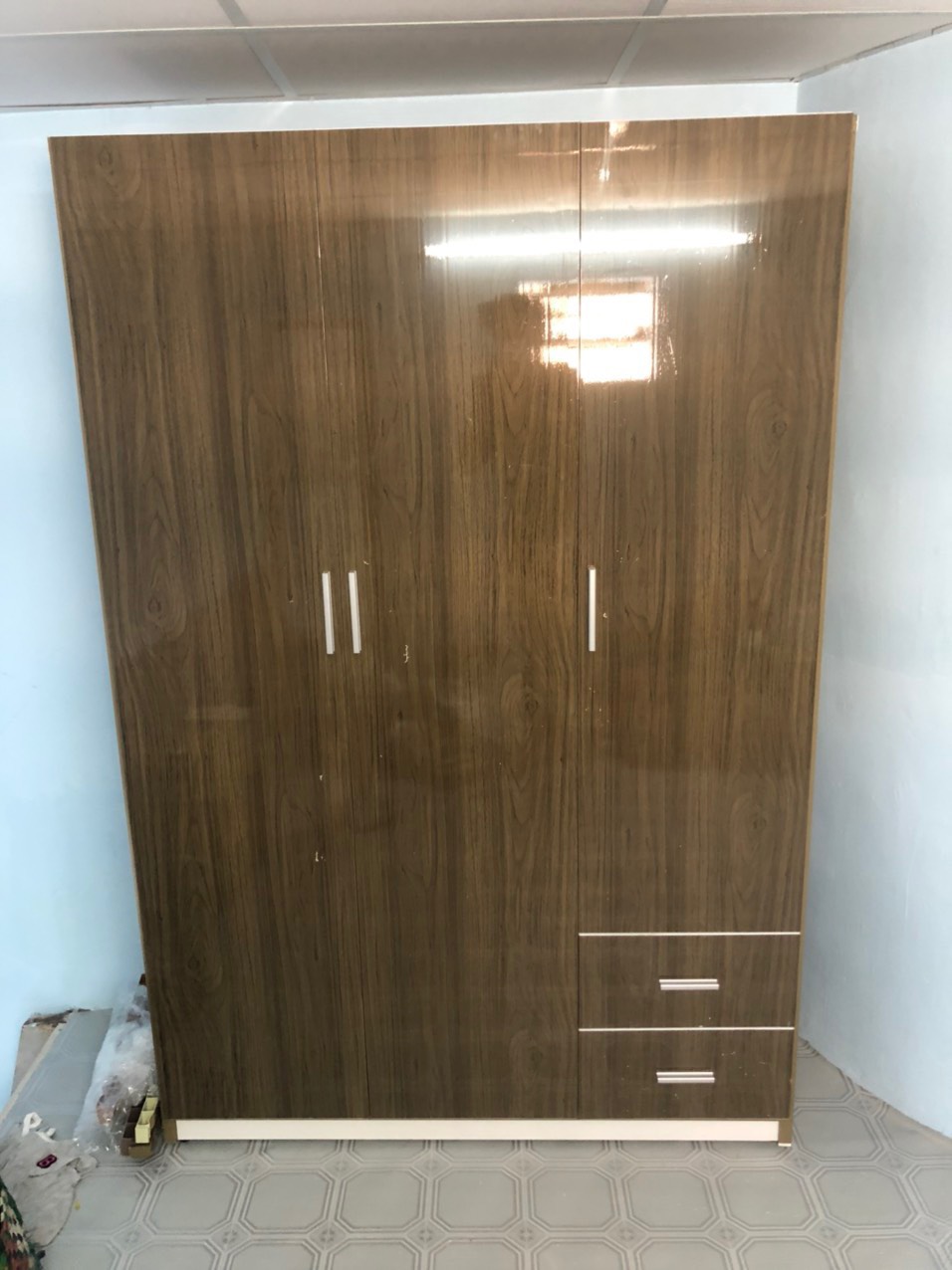 Tủ Quần Áo Nhựa Vân Gỗ Nâu 3 Cánh TA33